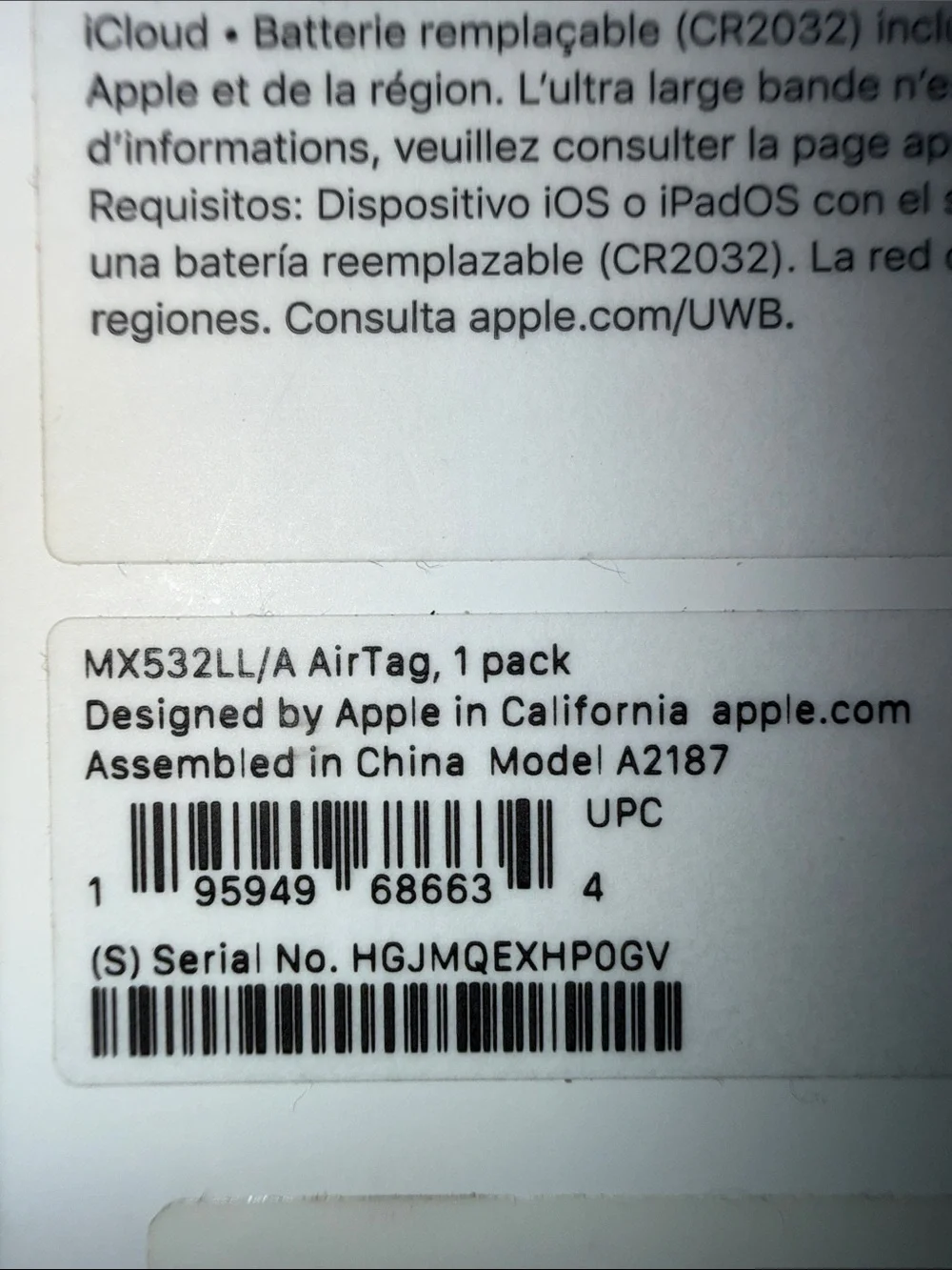 Apple AirTag - White and Silver Finish